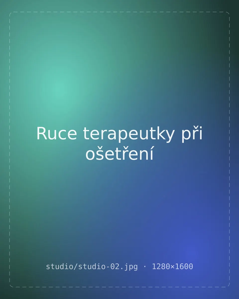 Ruce terapeutky při ošetření